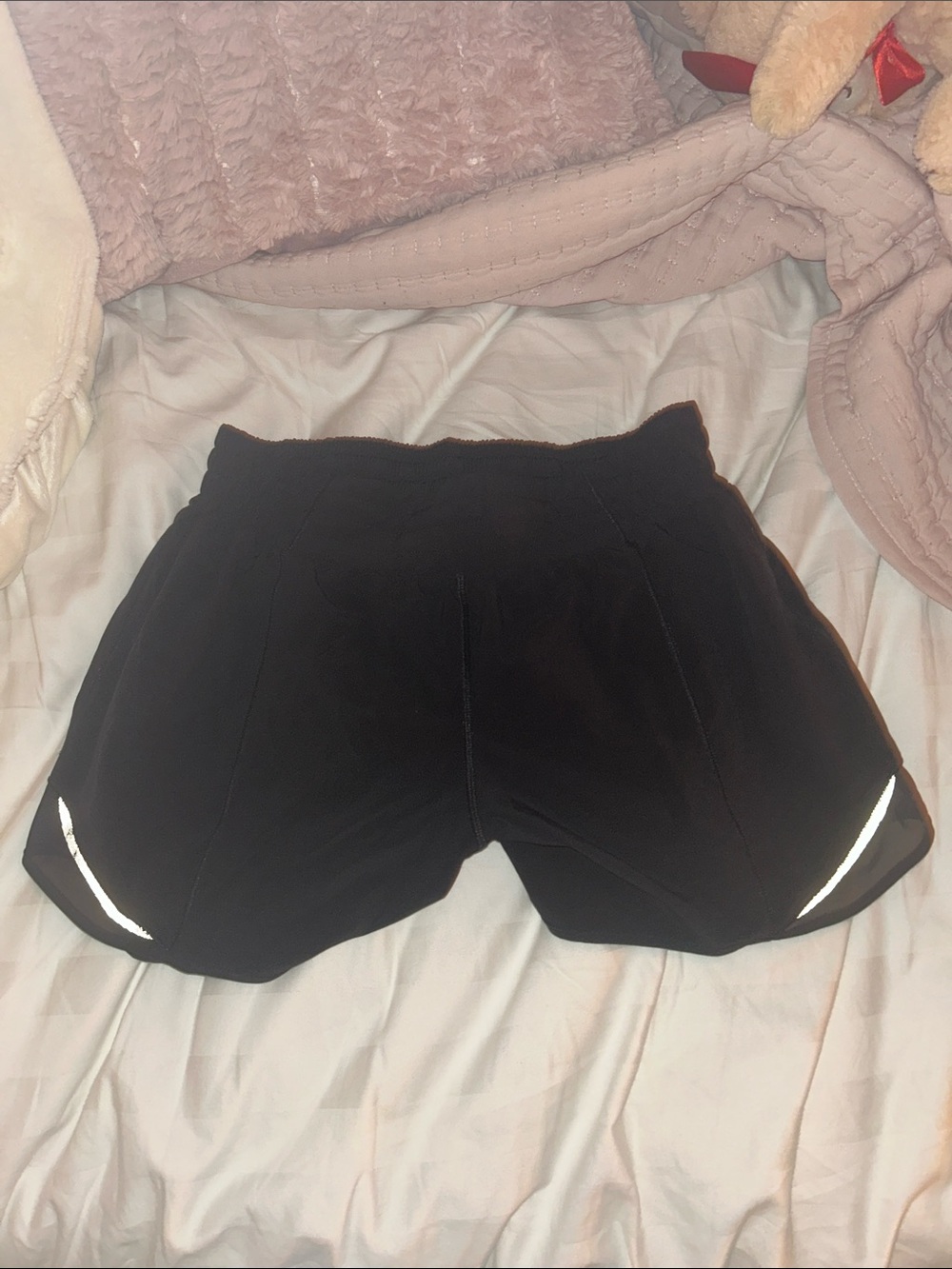 worn once lululemon hotty hot shorts size 8 4in